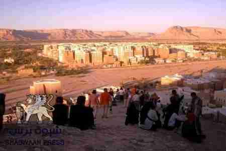 انفجار عبوه ناسفه في الخط السريع شبام سيؤن .