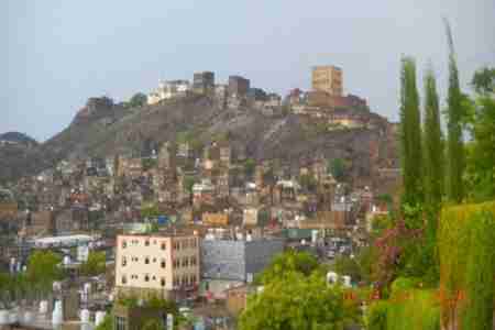 إصابة ثلاثة موظفين في الضالع بانفجار عبوة ناسفة