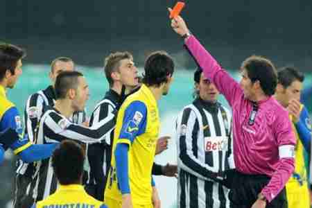 حكم الديربي &ldquo;صاحب سوابق&rdquo;