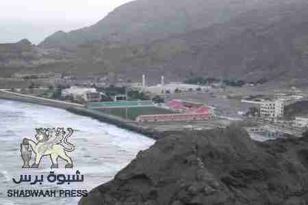 اشتباكات عنيفة بين قوات الحرس الجمهوري في معاشيق عدن