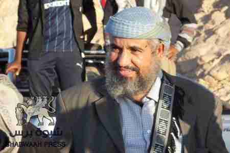 يد تبني ويد تهدم .. واعد باديب