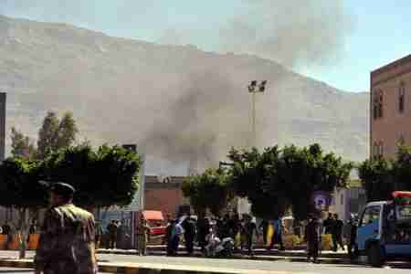 الجزيرة : القاعدة تتبنى هجوم صنعاء وتأهب للجيش الأميركي