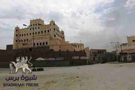 شمالي يرفع سلاحه في سيئون والأهالي يجبرونه على الهرب