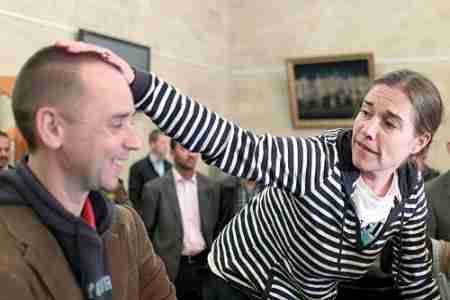 الإفراج عن صحفية هولندية وزوجها إختطفا لعدة أشهر في اليمن