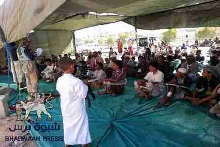 شبوة : شاب من مرخة يخطب بالمعتصمين بعد يوم واحد من زواجه