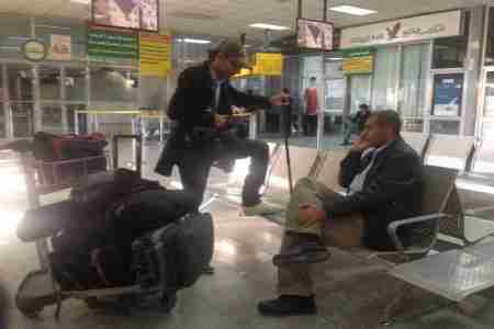 سلطات صنعاء تمنع طاقم قناة سكاي نيوز من مغادرة مطار صنعاء الى المكلا لتغطية &lsquo;&lsquo;الهبَة الشعبية&lsquo;&lsquo;