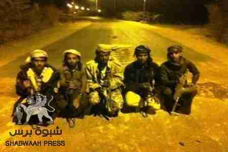 قبائل بني مرة يحاصرون شركة كالفالي النفطية في وادي عمد ويمهلون حراستها الى فجر الغد للتسليم