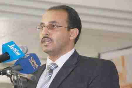 محافظ حضرموت: يتهم مدير أمن ساحل حضرموت بتسليم مقرات الأمن لعناصر خارجة على القانون