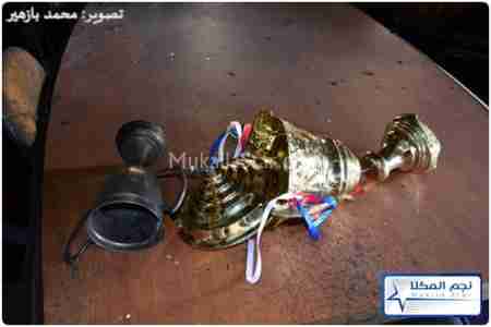 بعد توجهه للمشاركة في الدوري اليمني..مجهولين يقدمون على إحراق مبنى نادي شعب حضرموت