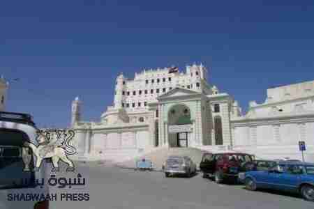 اللجنة الأمنية بوادي حضرموت تجتمع لإخماد الهبة الشعبية وتتهاون مع من نهبوا مكتب  النفط