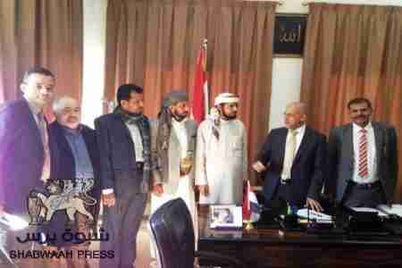 وزير الإدارة المحلية يصل حضرموت بناء على طلب من حزب الإصلاح.