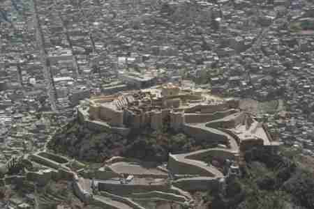 اشتباكات في تعز بسبب معارضة السلفيين للإحتفال بالمولد النبوي الشريف