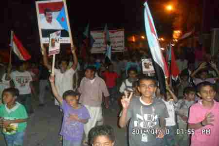 براعم مدينة سيئون يخرجون في مسيرة حاشدة تضامناً مع أطفال الجنوب ويوجهون رسائل هامة للقادة والمحتل ومنظمة الطفولة بالأمم المتحدة