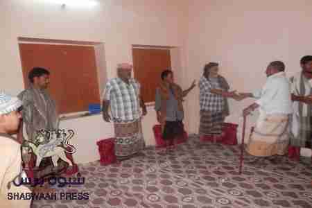 المناضل باعوم اثناء زيارته لاسر شهداء الهبة الشعبية بالشحر: شعب الجنوب قد ارسل رسالته السلمية الى العالم وسيتمر حتى النصر