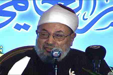 أفتى المسلمين للالتحاق بالجيش الأميركي أثناء ضرب العراق، وحرم على المصريين دخول الجيش المصري