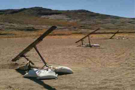 نشر صور منصات اطلاق الكاتيوشا على مدينة صنعاء