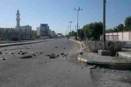 الأمن اليمني يقتحم المنصورة وفرض إنتشار عسكري عليها ومنع صلاة الظهر