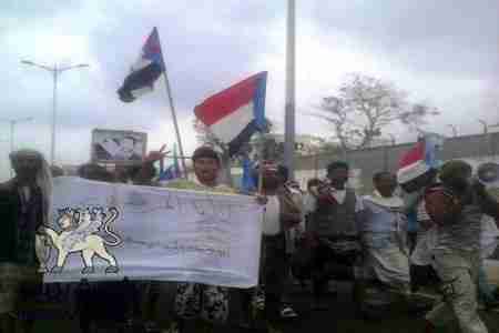 خروج المئات من الجماهير في زنجبار تضامناً مع الأسير المرقشي