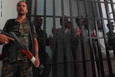 مصادر يمنية تؤكد تسليم 29 من عناصر القاعدة للسعودية