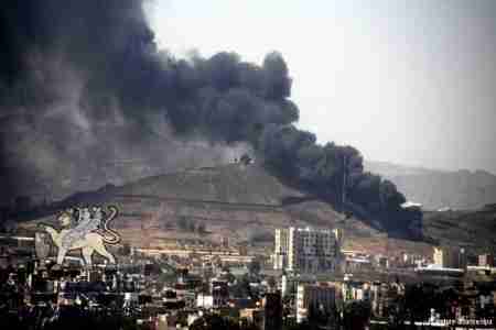 عاجل : انفجار كبير يستهدف وزارة الداخلية اليمنية قبل قليل