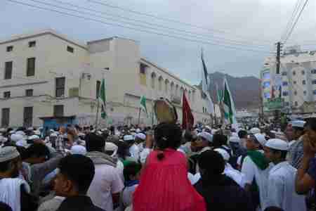 زيارة الامام العيدروس ..صفاء الزمان وروحانية المكان