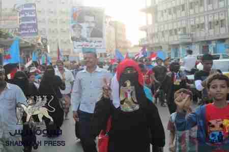 مئات الجنوبيون يحيون الذكرى الثالثة لثورة 16 فبراير