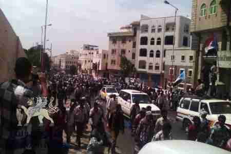 عاجل: اطلاق نار على مسيرات كبرى متجهة من المعلا ومن ساحة الدرويش الى ساحة العروض