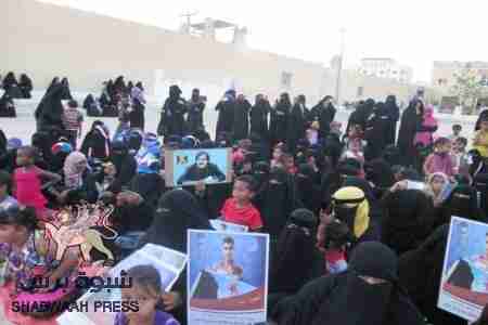 حرائر الجنوب بالشحر يحيين أربعنية شهداء الهبة الشعبية بمديرية الشحر بمهرجان خطابي و مسرحي&lrm;