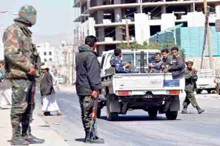 تفجير طقم عسكري يمني بقذيفة آر بي جي في غيل باوزير