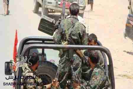 الأمن المركزي يغادر معسكر شبام فجأة بعد نهب محتوياته ويطلق الرصاص على بيوت المواطنين