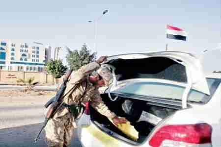 ابن عمر: العقوبات تستهدف المعرقلين وليس الدولة في اليمن وهادي يؤكد الاستمرار بتنفيذ مقررات الحوار