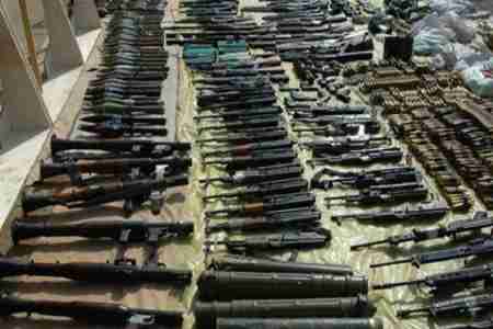 القاعدة تستولي على قاطرة محملة بالأسلحة مرسلة من حضرموت الى مأرب