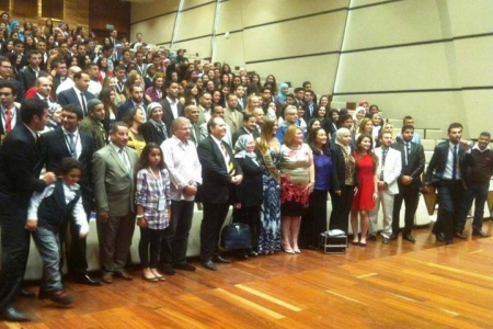 الطفلة الحضرمية &lsquo;&lsquo;نور باراس&lsquo;&lsquo; تشارك في الموتمر الدولي للحافظ على الكوكب بالغردقة