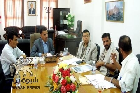 إدارية محلي حضرموت تقف أمام نشاط مشروع الأشغال العامة