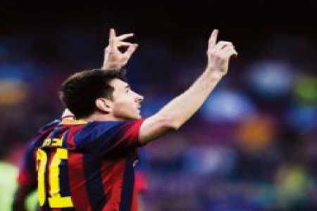 ميسي يقترب من التمديد لعشر سنوات مع برشلونة!