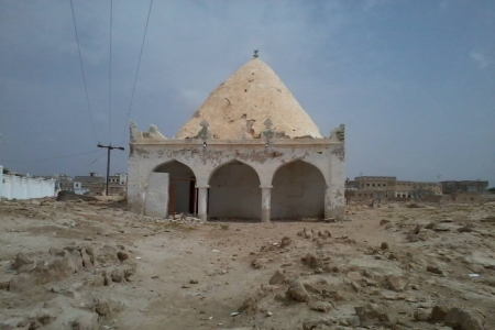 القوى التكفيرية تظهر من جديد لنبش القبور وتهديم الأضرحة في حضرموت