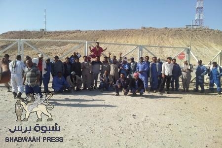 شركة بترو مسيلة تستبدل أبناء شبوه وحضرموت المضربين بعمالة شمالية