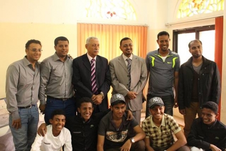 نائب وزير الشباب والرياضة يستقبل أبناء  حضرموت  أبطال العرب للروبوت .