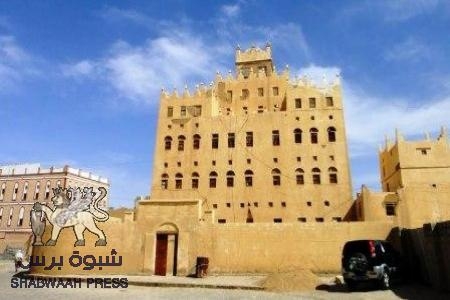 مسلحون مجهولون يسطون على سيارة مدير البنك المركزي في عتق