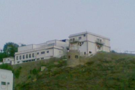 أولاد الأحمر ينقلون أسلحتهم من عدن الى صنعاء