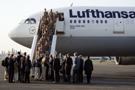 وزارة الدفاع اليمنية تنفي وصول قوات المانية لتحرير رهينة محتجز في مارب