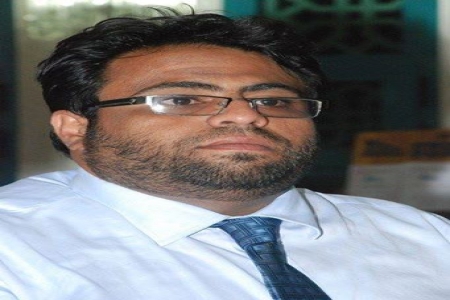 طالبوا بتغيره بأحد كوادر حضرموت .. رئيس مؤسسة مواني البحر العربي يستقدم مسلحين لتهديد عمال ميناء المكلا