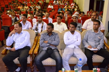 مؤسسة متطوعون وعدد من الشركاء يقيمون دورة تدريبية حول مفاتيح العطاء بمدينة المكلا