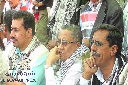 بحضور قيادة الثورة في الجنوب ..مسيرة حاشدة ومهرجانا ضخم لرفض تمرير الدستور اليمني في الجنوب.