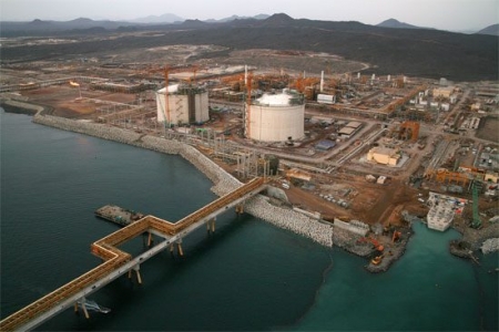 قادة الأمن القومي والسياسي والمركزي يزورون مشروع الغاز ببلحاف