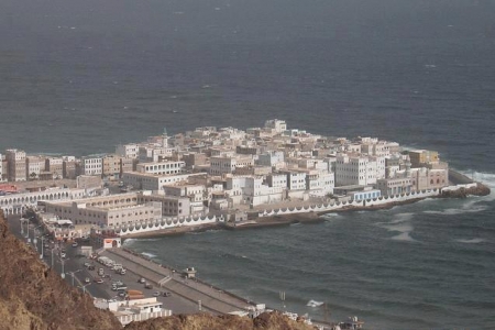 عناصر مسلحة تسيطر على مبنى المخابرات في المكلا