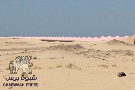 لا يزال النهب مستمرا : صرف 30 قطعة أرض بعدن لمسئولين يمنيين