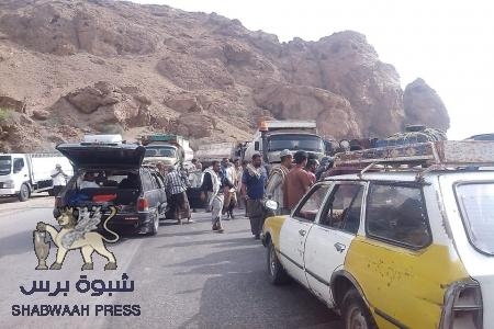 قبائل يافع تفتح طرق حضرموت لمدة خمسة أيام بناء على طلب لجنة رئاسية (صور)
