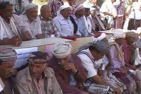 أبناء منطقة هدى بشبوه يغلقون منطقتهم أمام لجان القيد والتسجيل والتعداد السكاني