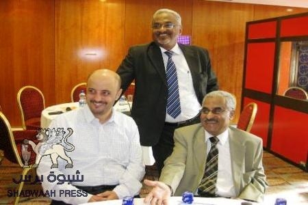 ثلاثي عجيب: رافضين لمخرجات الحوار وتقسيم الجنوب بصنعاء..مروجين للحوار في أديس أبابا